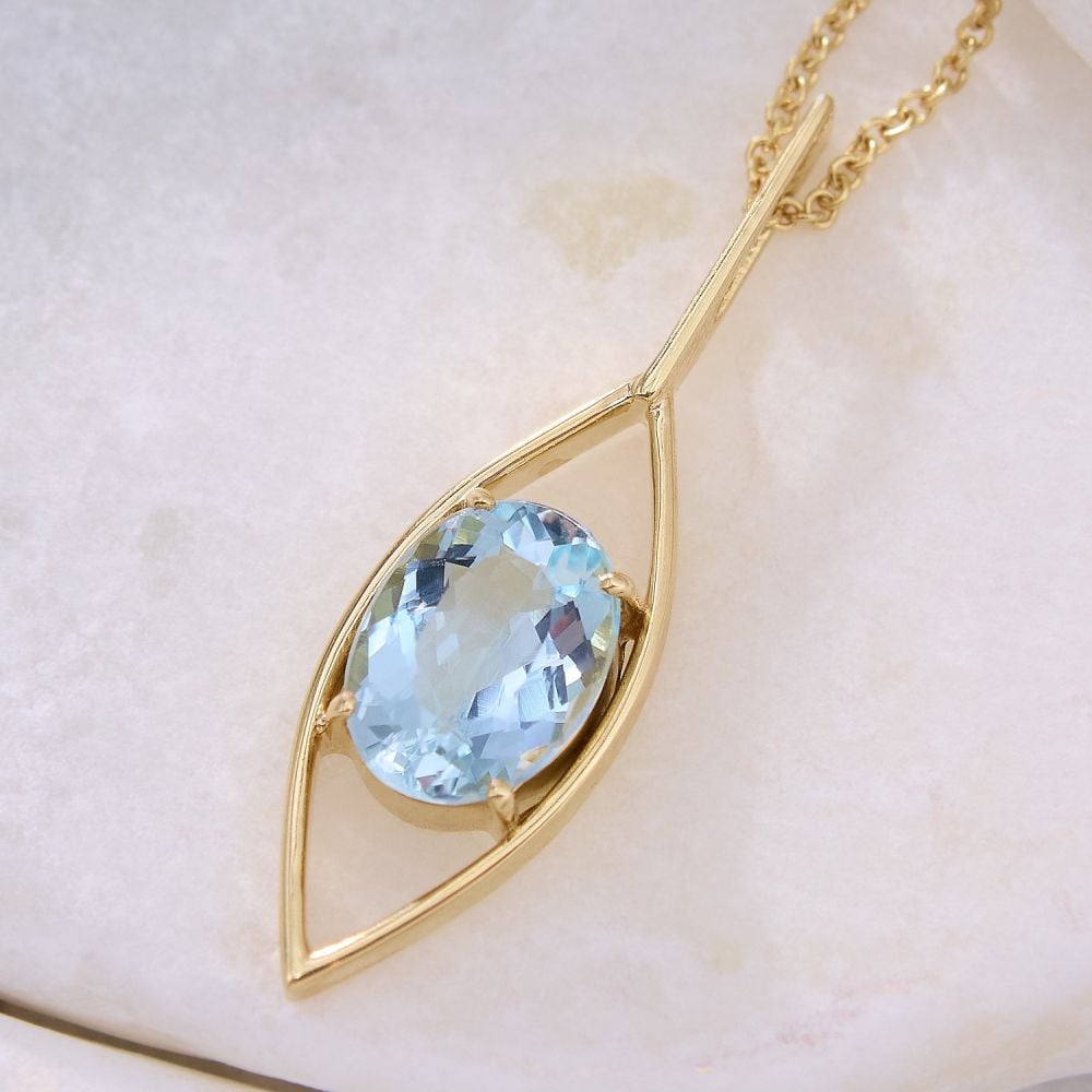 Leaf Design Oval Cut Aquamarine Sapphire Pendant Necklace