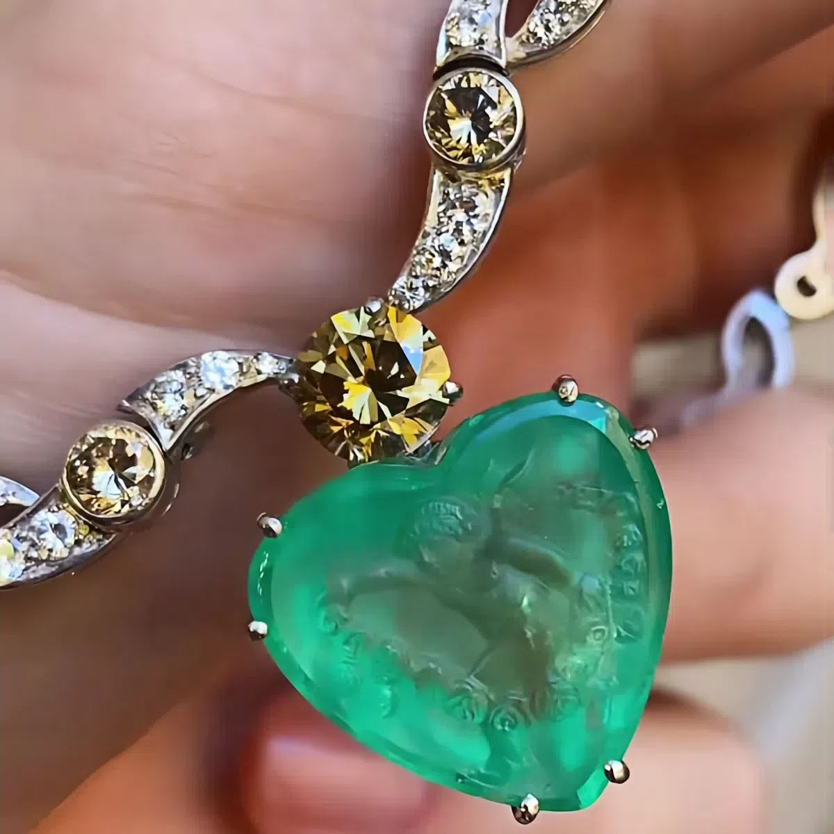 Stunning Heart Cut Emerald Sapphire Pendant Necklace