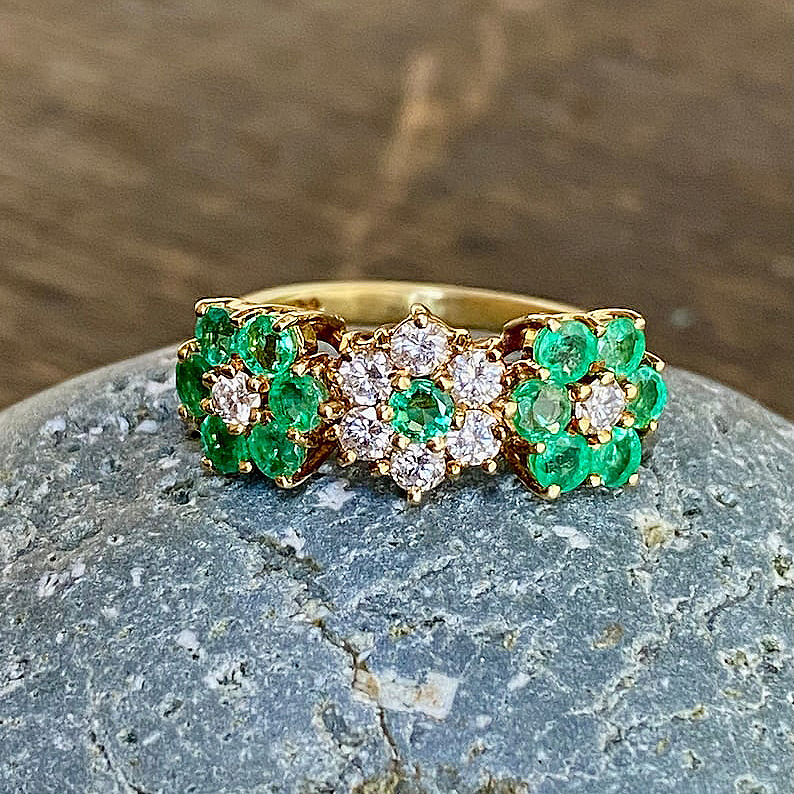 5.25ct Flower Design Round Cut Emerald Sapphire Eternity Ring