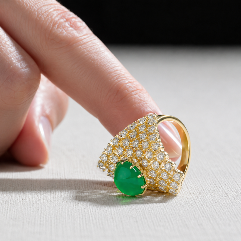 3.75ct Round Cut Green Sapphire Fan-Shaped Cocktail Ring with White Sapphire Mesh