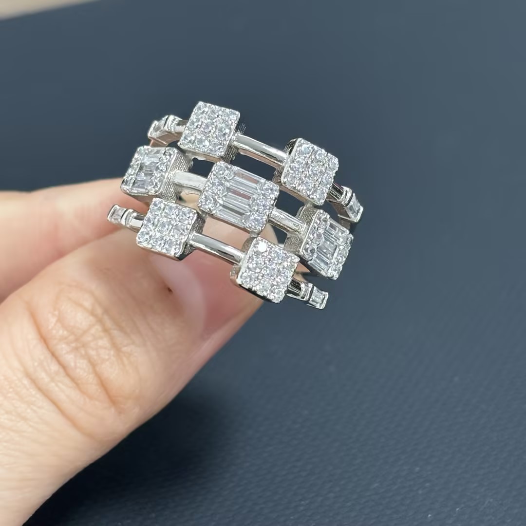 2.15ct Emerald&Round Cut White Sapphire Eternity Ring