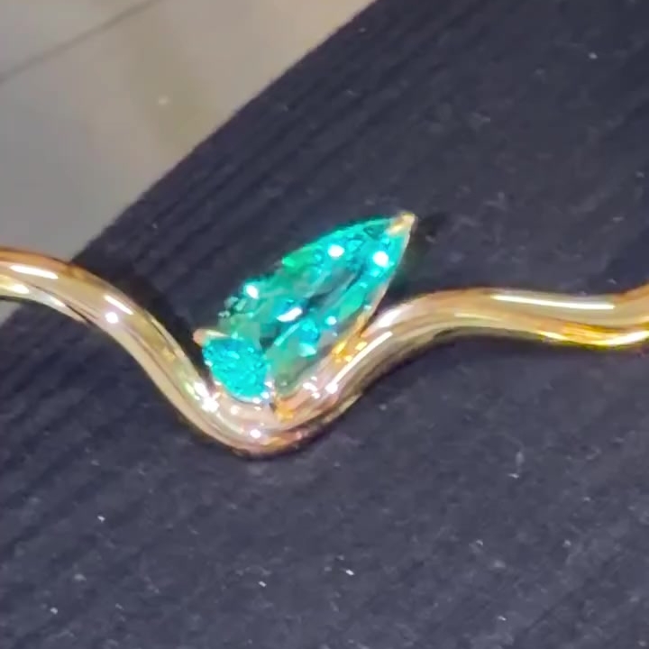 Organic Wavy Pear Cut Paraiba Open Choker Necklace