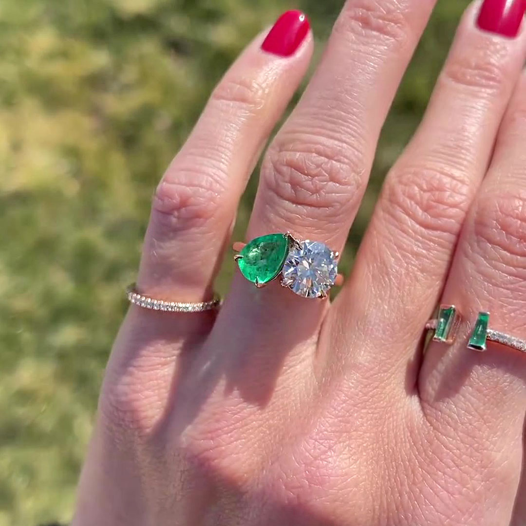 4.8ct Pear&Round Cut Green& White Sapphire Toi et Moi Ring