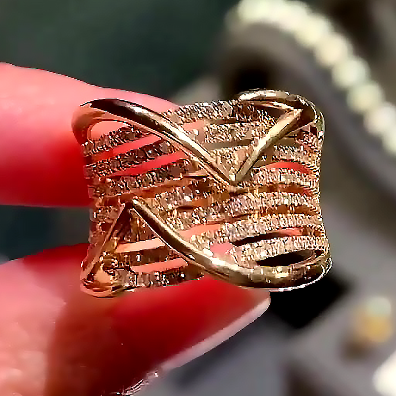 Bypass Design 1.65ct Round Cut Diamond Cocktail Ring