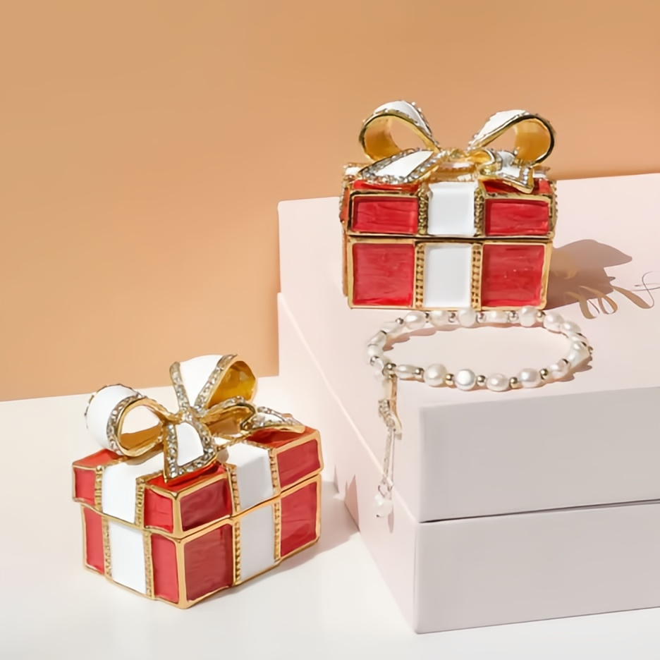 Butterfly Combined With Gold Jewelry Box