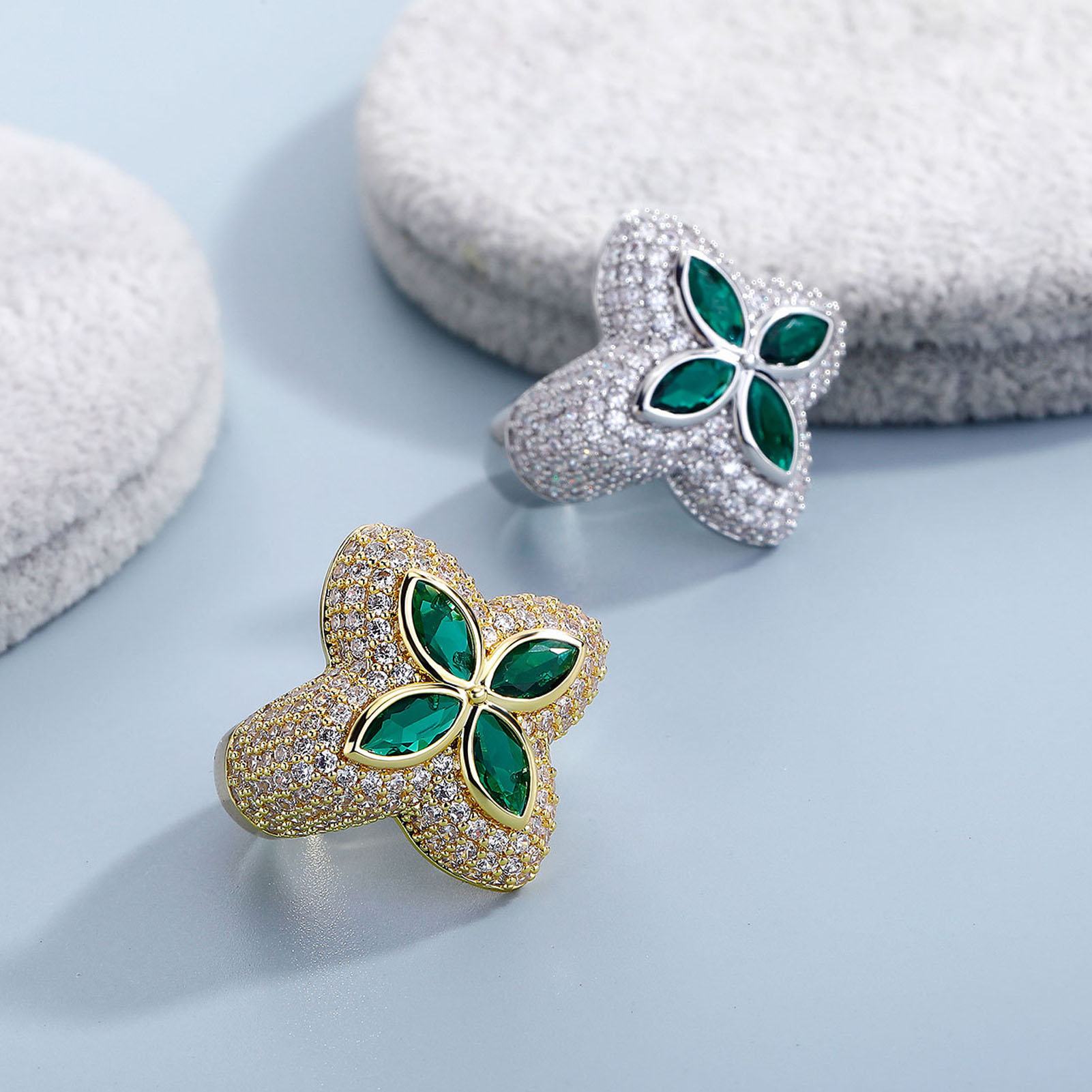 4.5ct Micro Pave Setting Emerald Sapphire Four-Leaf Clover Men's Ring