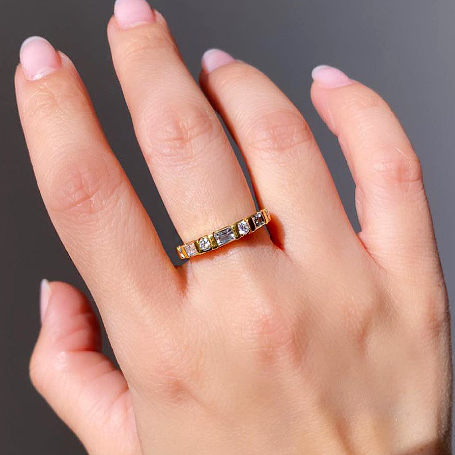 2.25ct Emerald&Round Cut White Sapphire Eternity Ring