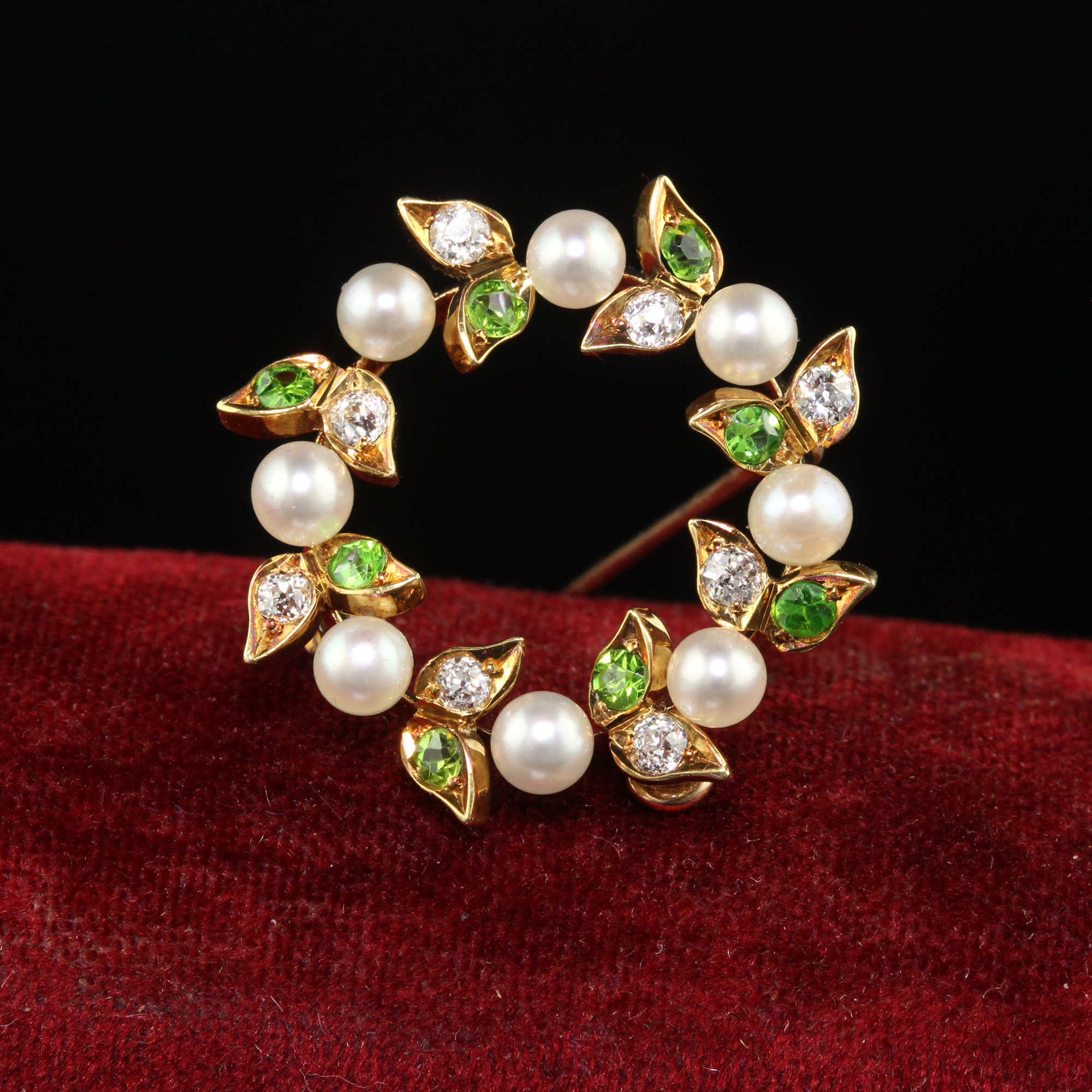 Round Cut Peridot Sapphire Pearl Brooch