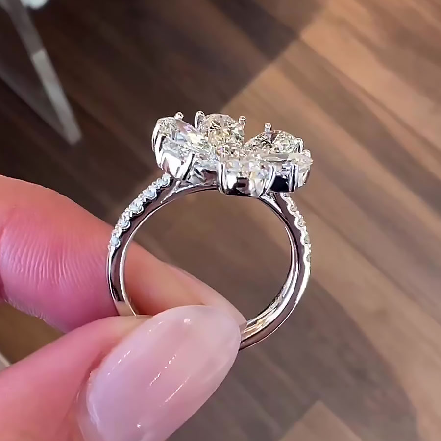 0.75ct Flower Design Round Cut White Sapphire Engagement Ring