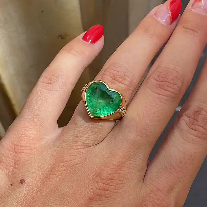 9ct Bezel Setting Heart Cut Emerald Sapphire Engagement Ring