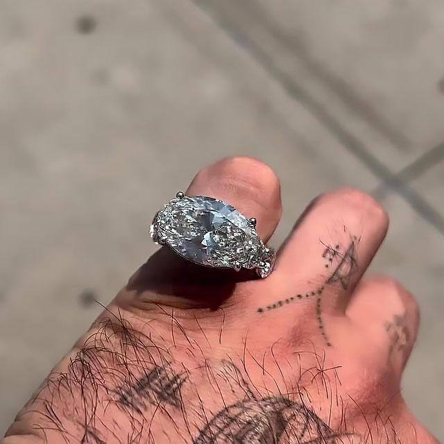 4ct East-west Design Oval Cut White Sapphire Men's Engagement Ring