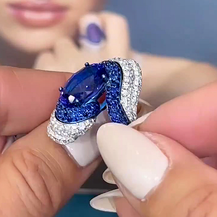 5ct Oval Cut Blue Sapphire Engagement Ring