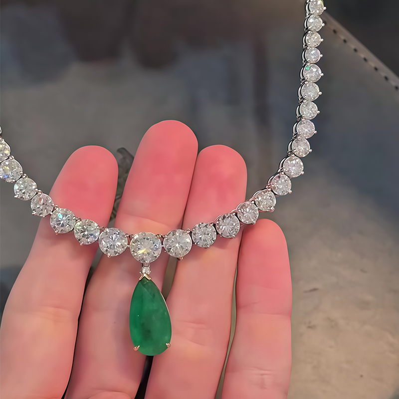 Round & Pear Cut Emerald/Yellow Sapphire Choker Necklace