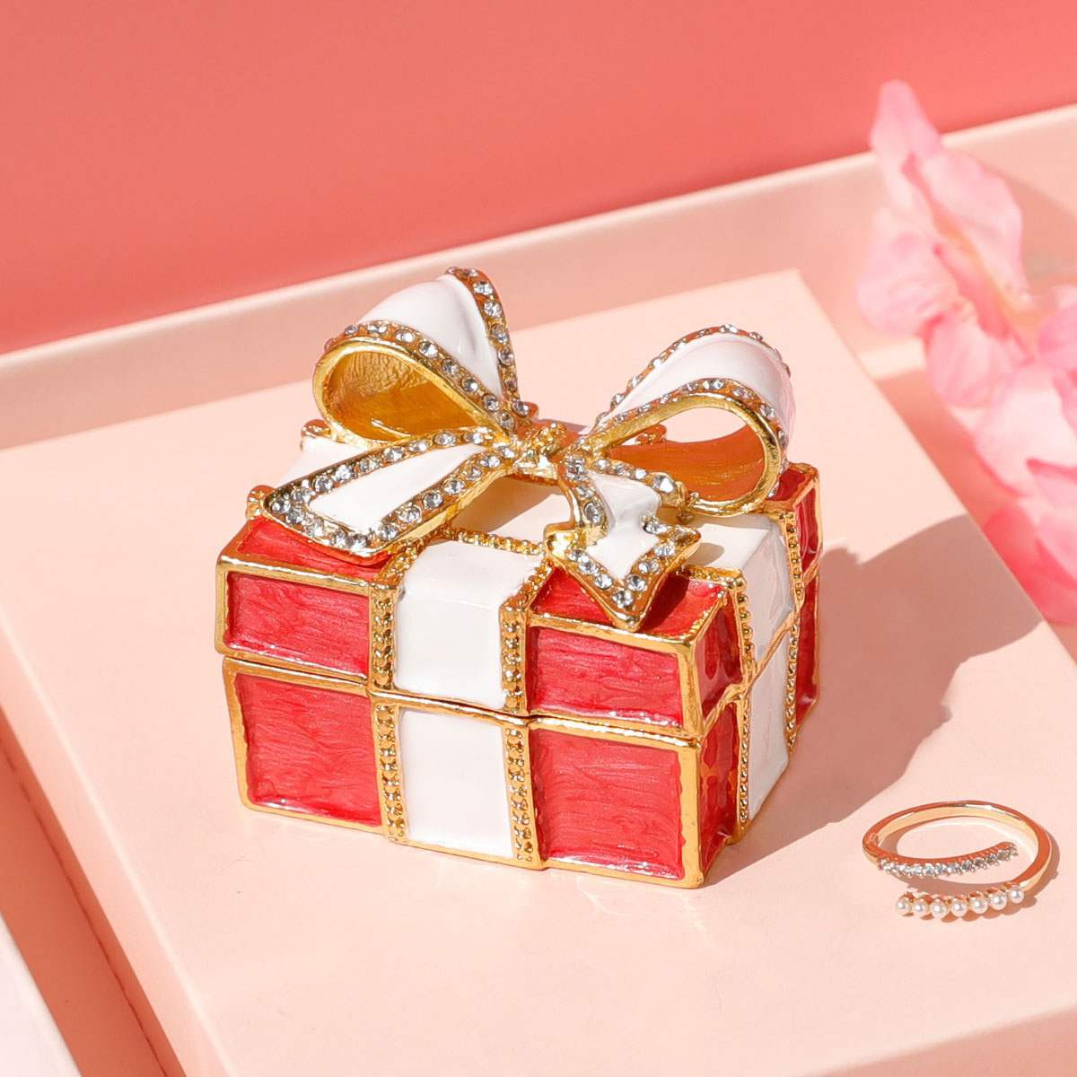 Butterfly Combined With Gold Jewelry Box