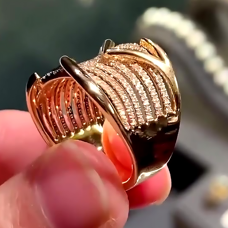 Bypass Design 1.65ct Round Cut Diamond Cocktail Ring