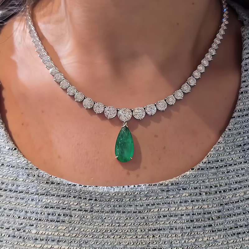 Round & Pear Cut Emerald/Yellow Sapphire Choker Necklace