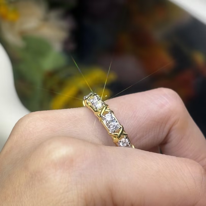 Luxury 16-stone Diamond Ring In Gold Plating