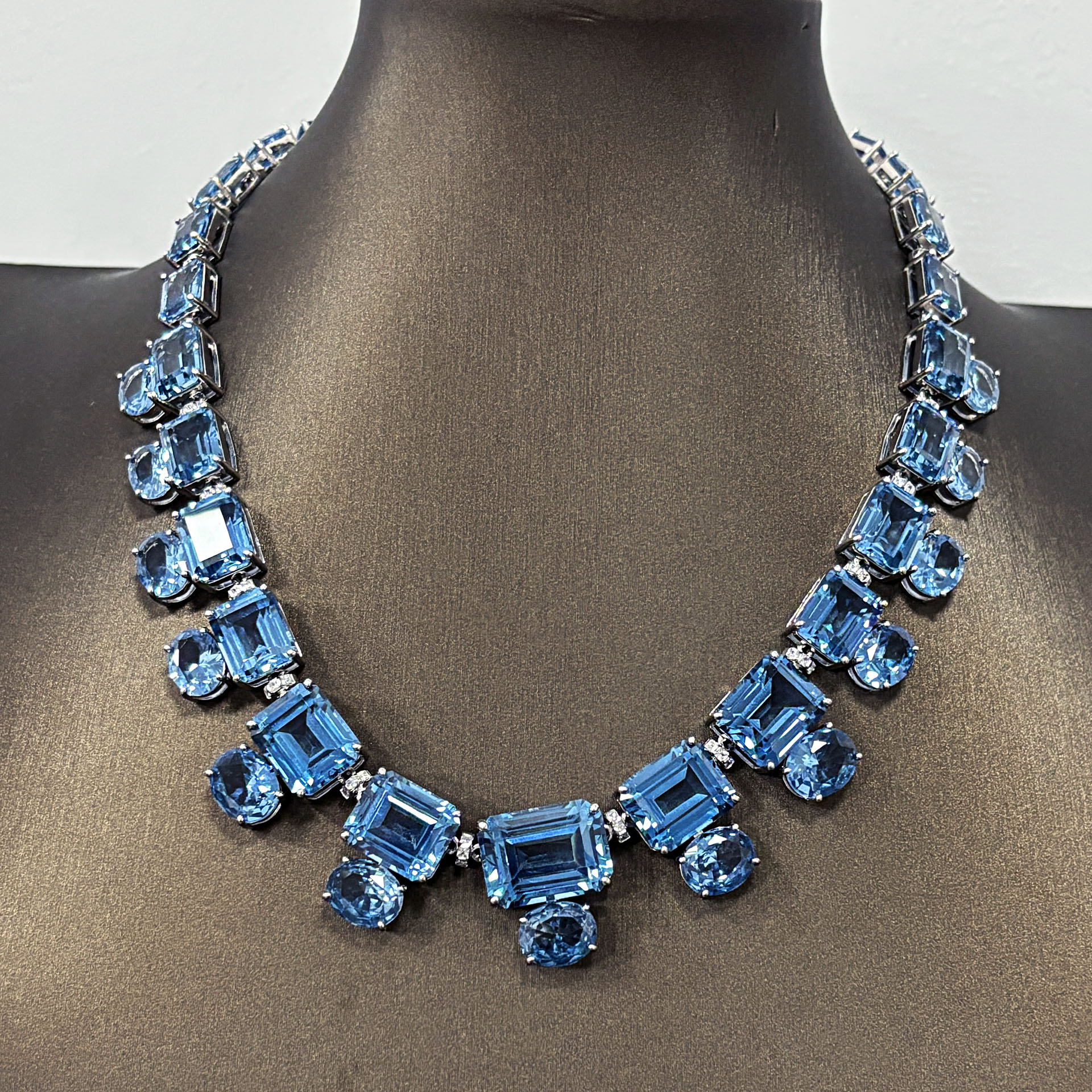 Emerald&Oval Cut Aquamarine Sapphire Necklace