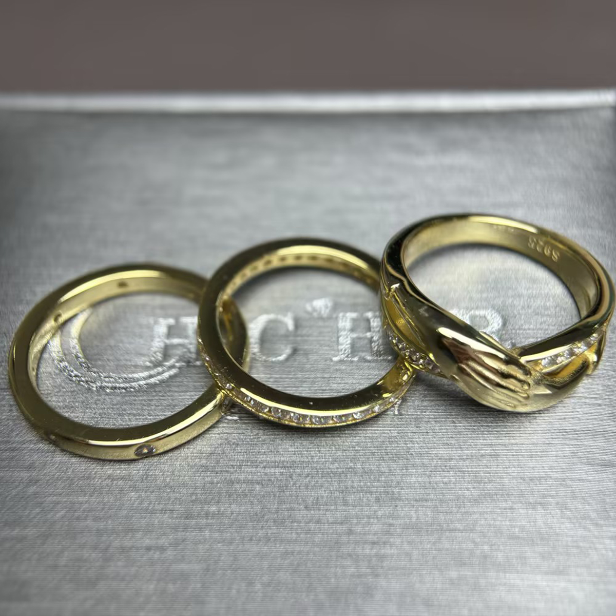 1.02ct Love Hand Design Wedding Band Set / 3-Piece