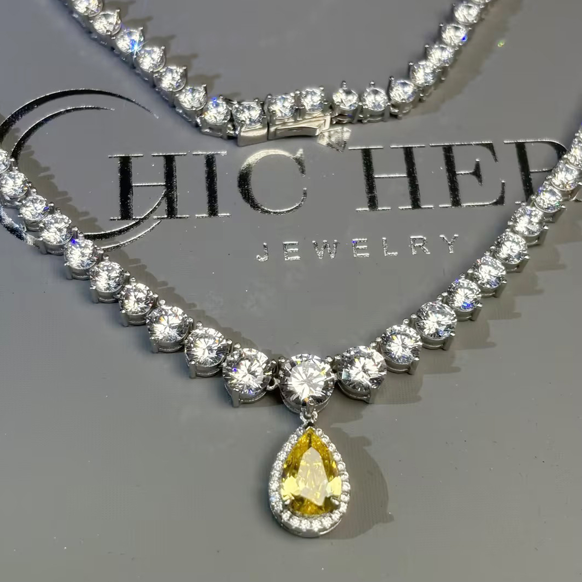 Round & Pear Cut Emerald/Yellow Sapphire Choker Necklace