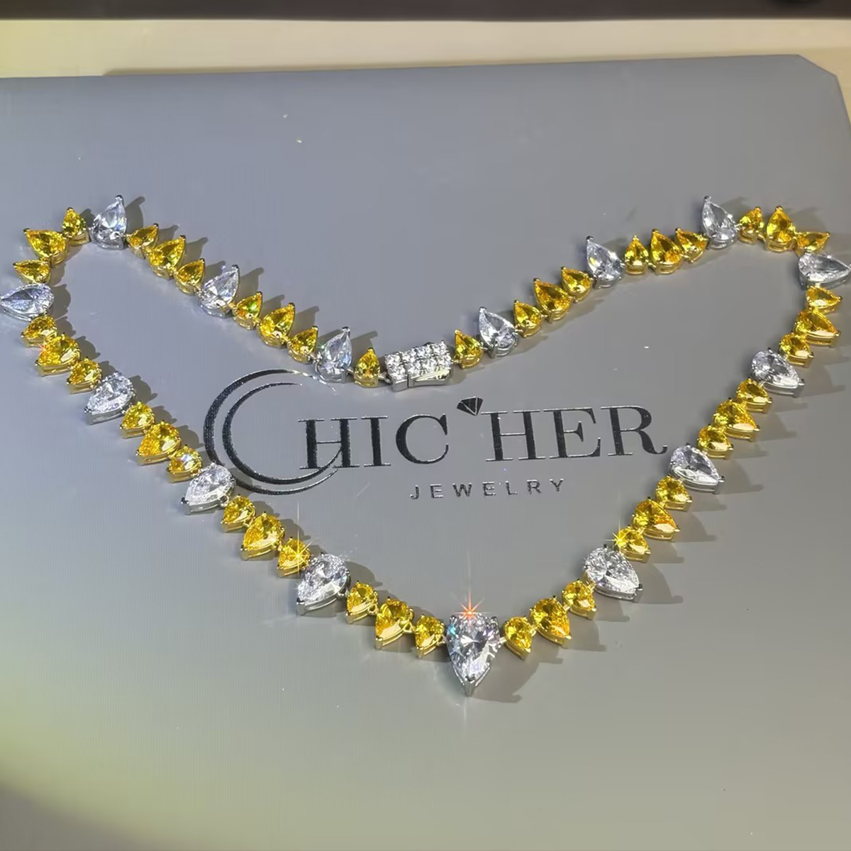 Pear Cut Yellow&White Sapphire Necklace