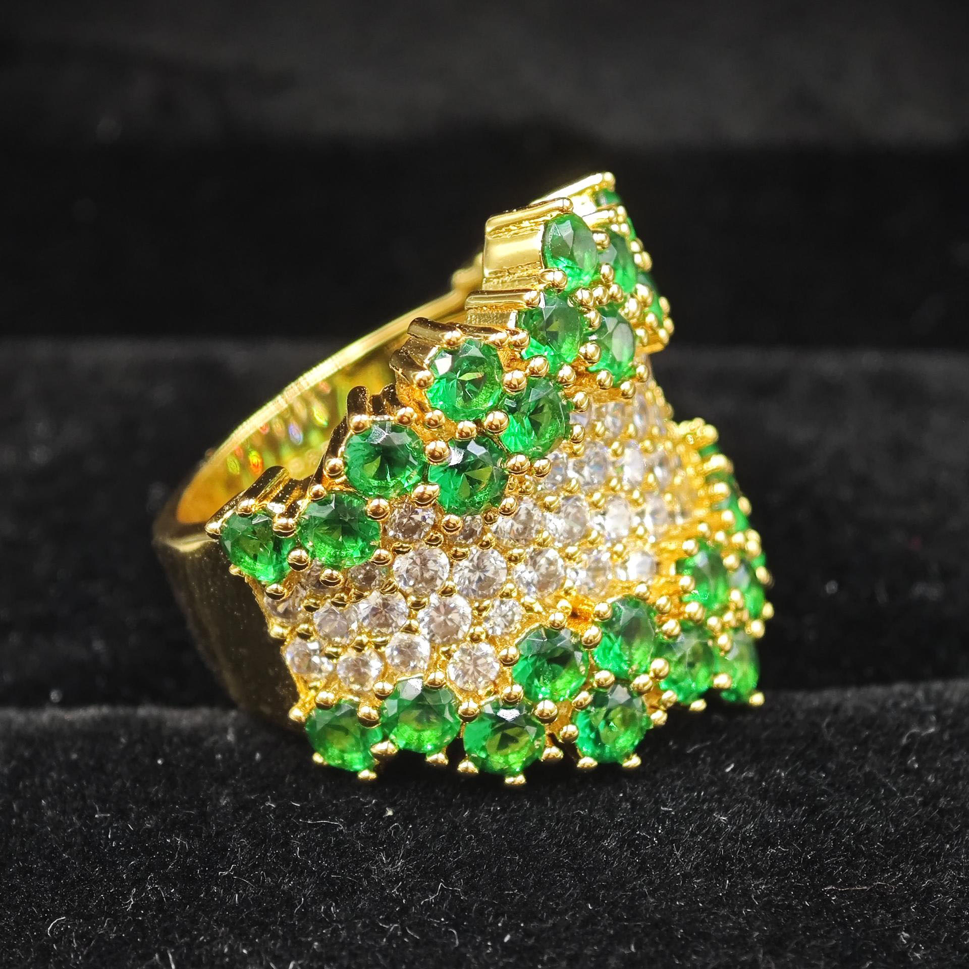 2.74ct Micro-pave Setting Emerald&White Sapphire Cocktail Ring