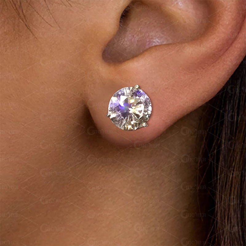3-prong Setting Round Cut White Sapphire Stud Earrings In Gold