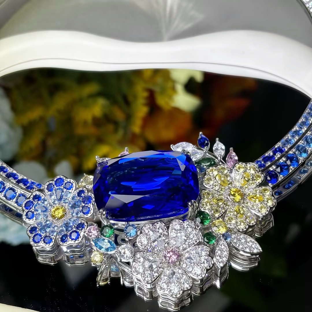 Original Design - Cushion Cut Blue Sapphire Flowers Necklace