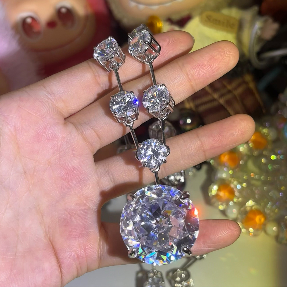 Brilliant Round Cut White Sapphire Pendant Necklace