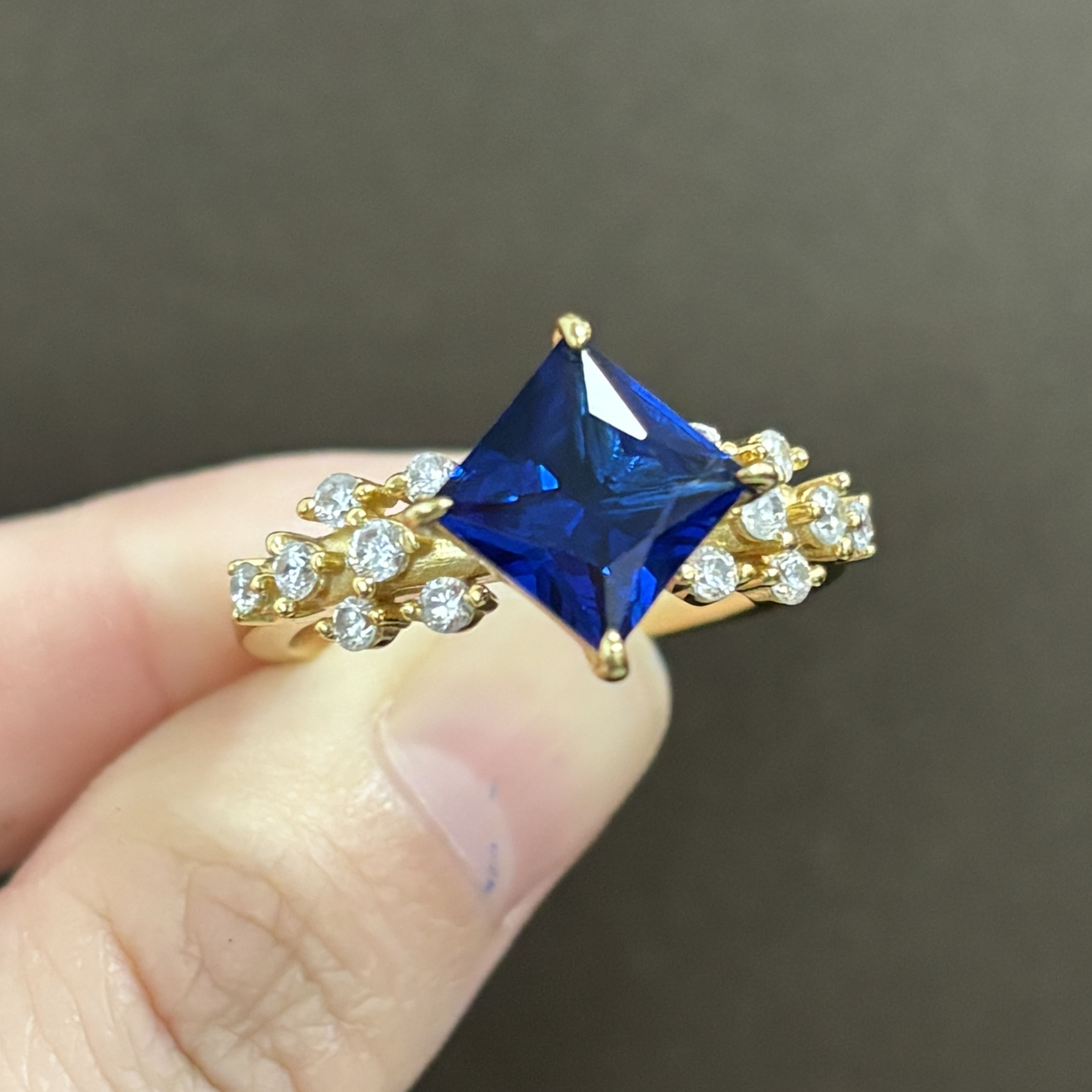 5ct Princess Cut Sapphire  Ring in Gold Tone