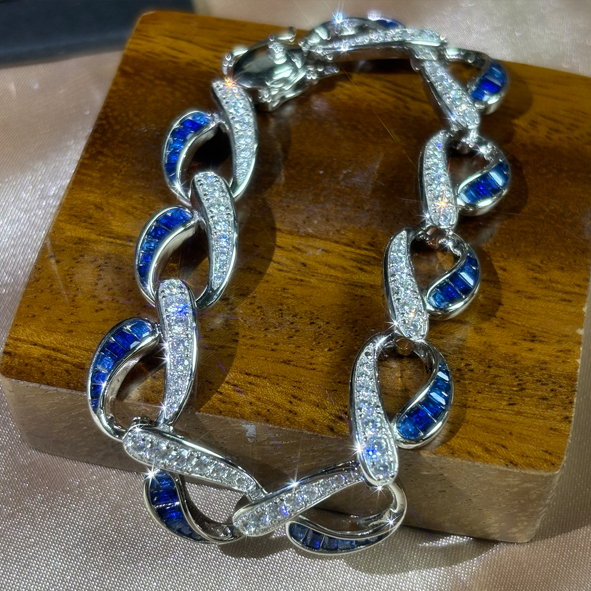 Double Tone Sapphire Interlock Design Bracelet