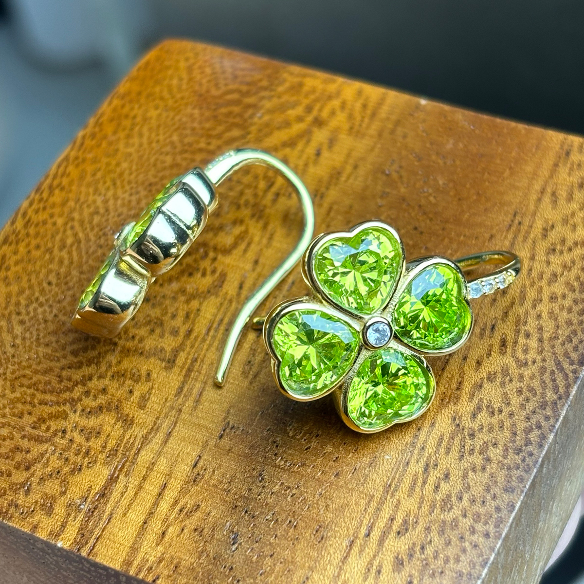 Four-Leaf Clover Peridot Earrings