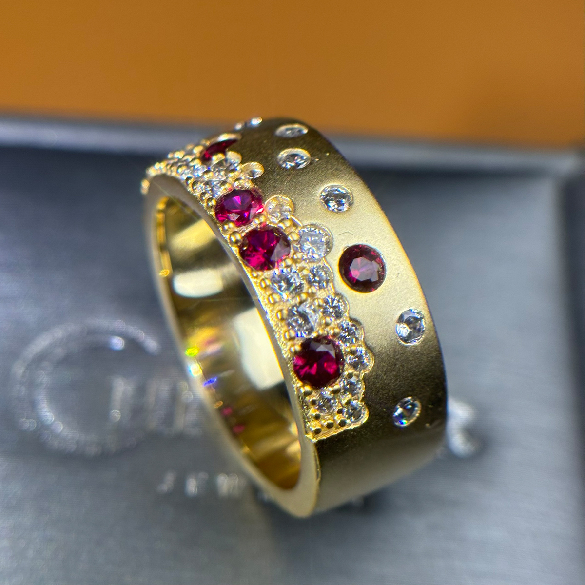 2.65ct Scattered Garnet&White Sapphire Cigar Band