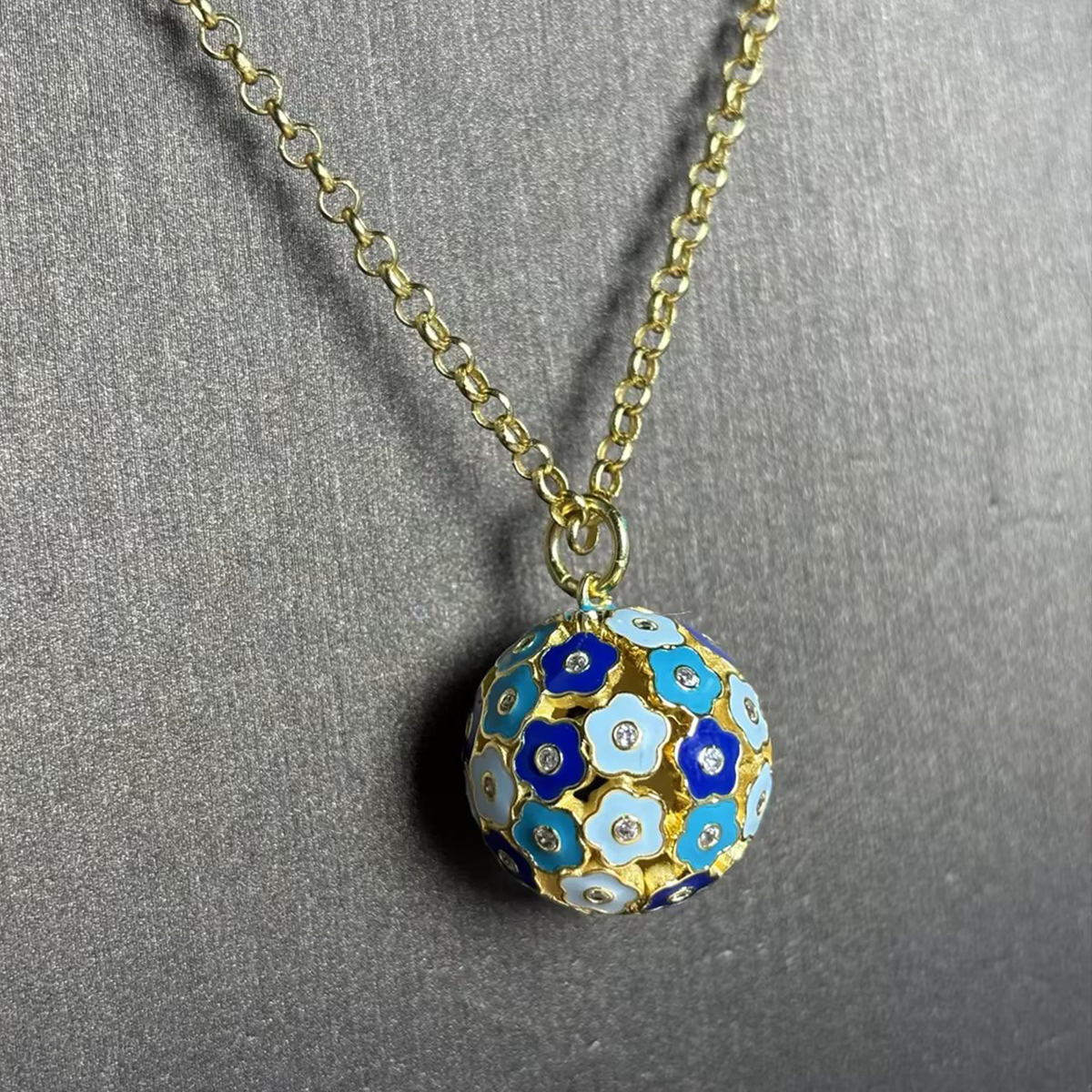 Flower Ball Design Round Cut White Sapphire Pendant Necklace