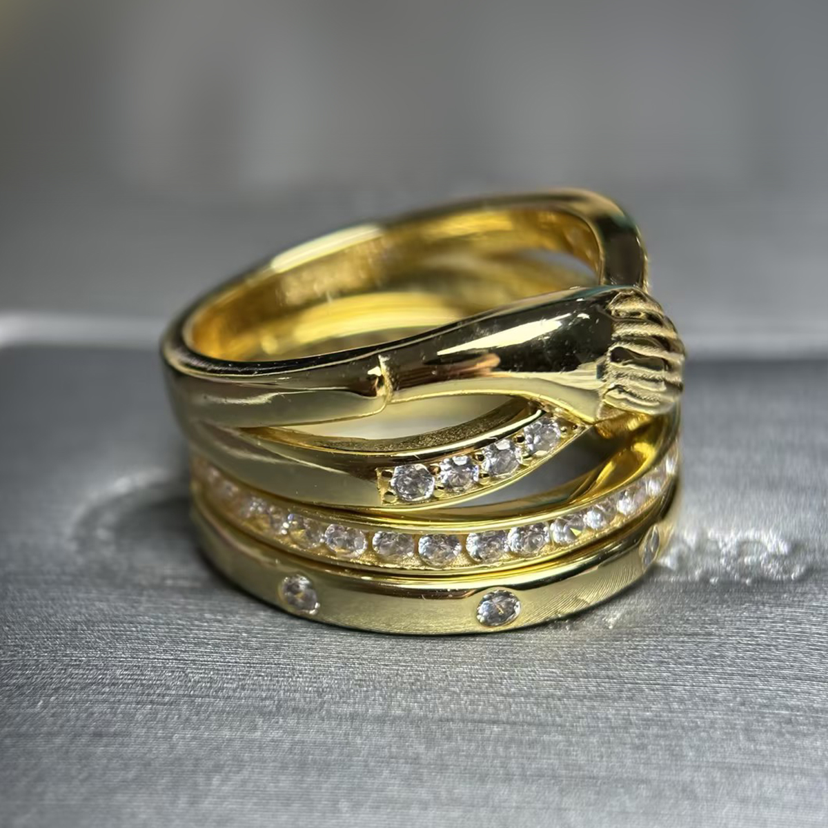 1.02ct Love Hand Design Wedding Band Set / 3-Piece