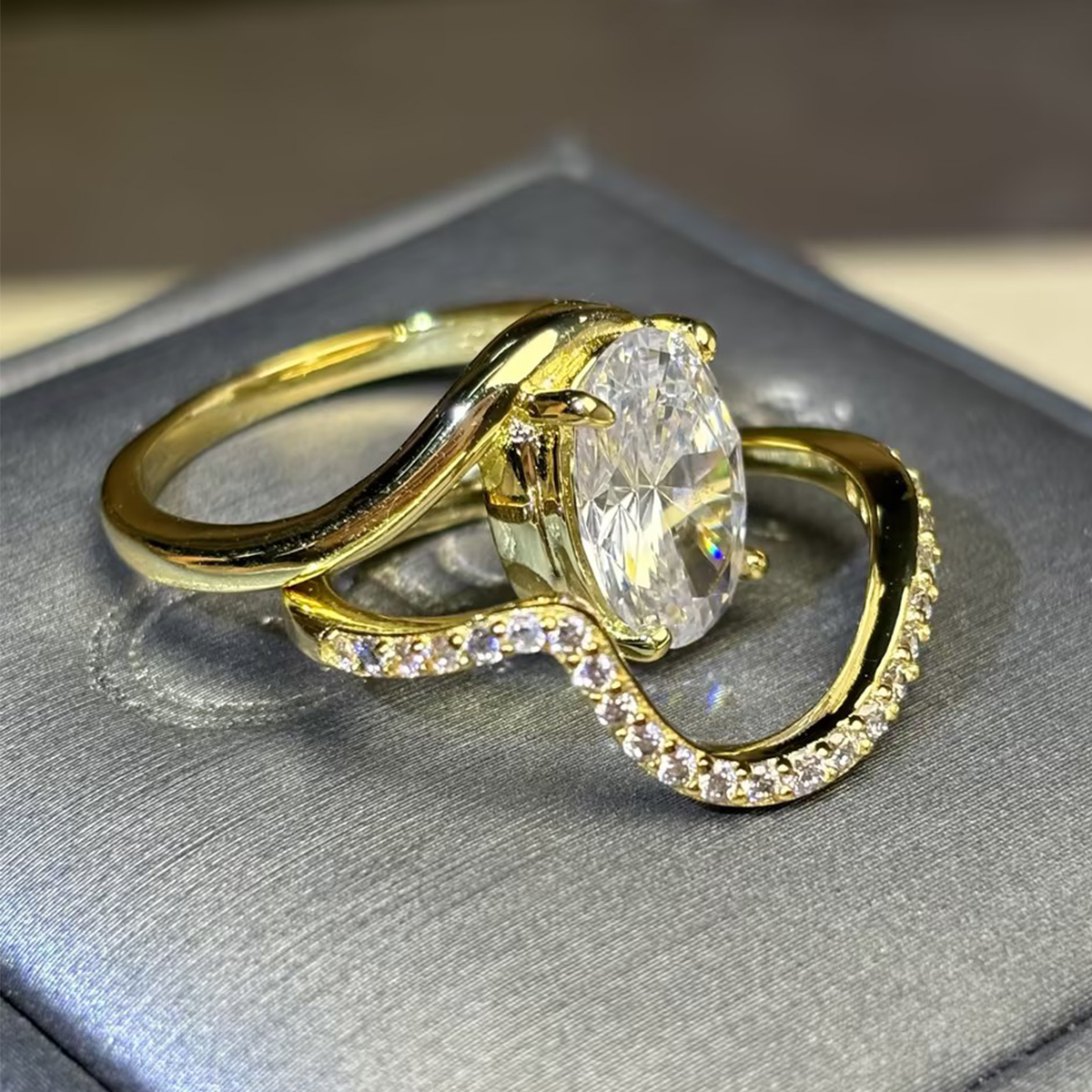 Oval Cut Bypass Shank Prong Setting Ring Bride Set / 2-piece