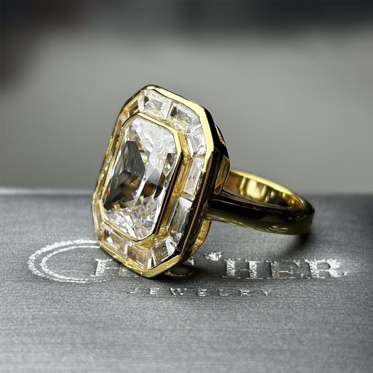 Fashion 4ct Radiant Cut White Moissanite Halo Ring