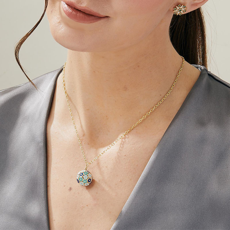 Flower Ball Design Round Cut White Sapphire Pendant Necklace