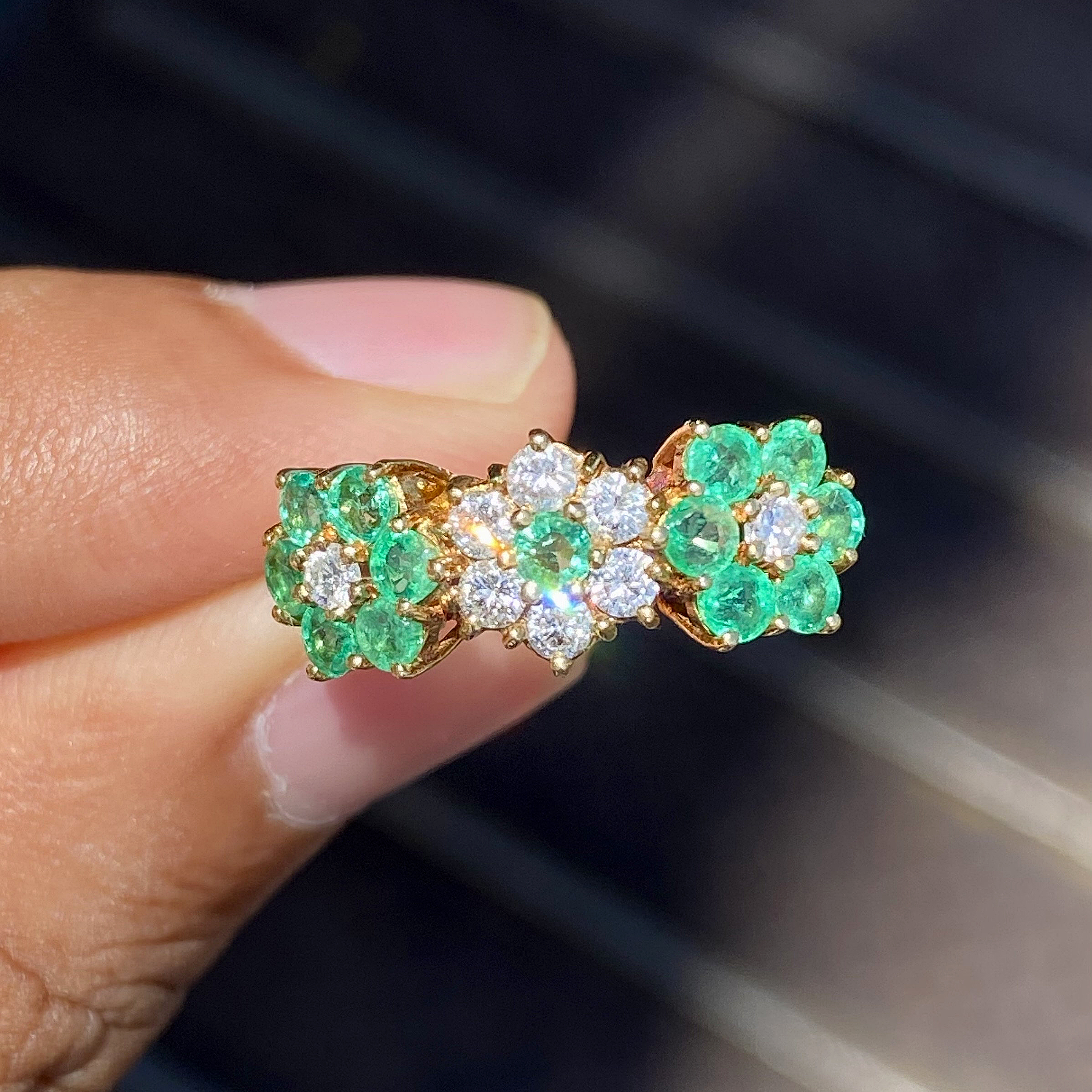 5.25ct Flower Design Round Cut Emerald Sapphire Eternity Ring