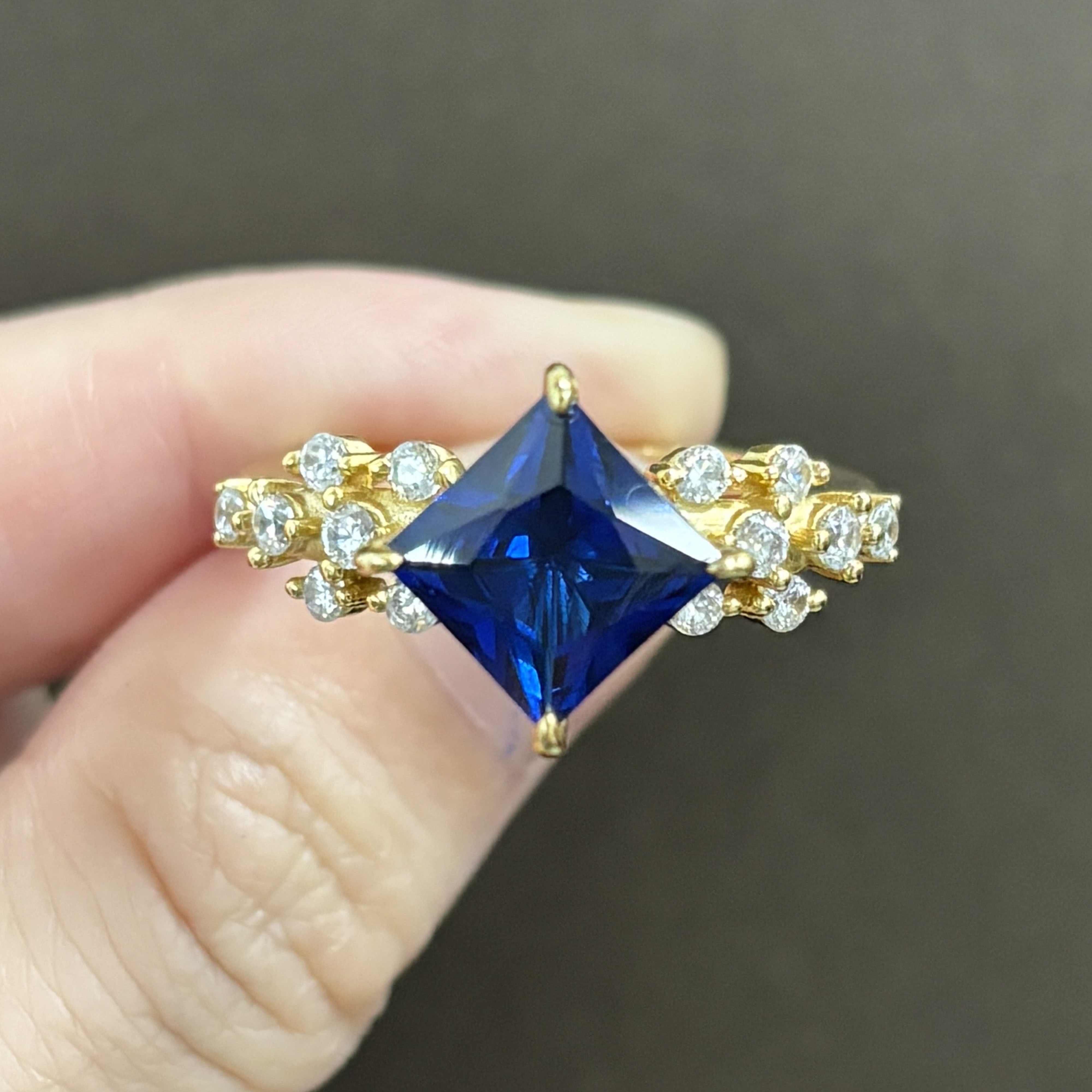 5ct Princess Cut Sapphire  Ring in Gold Tone