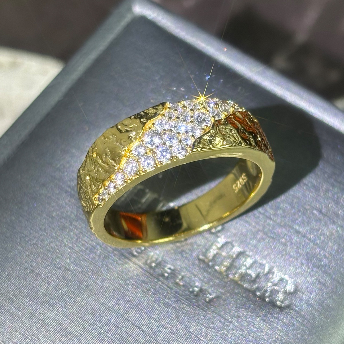 Genderless Gold Irregular Texture Diamond Wedding Band