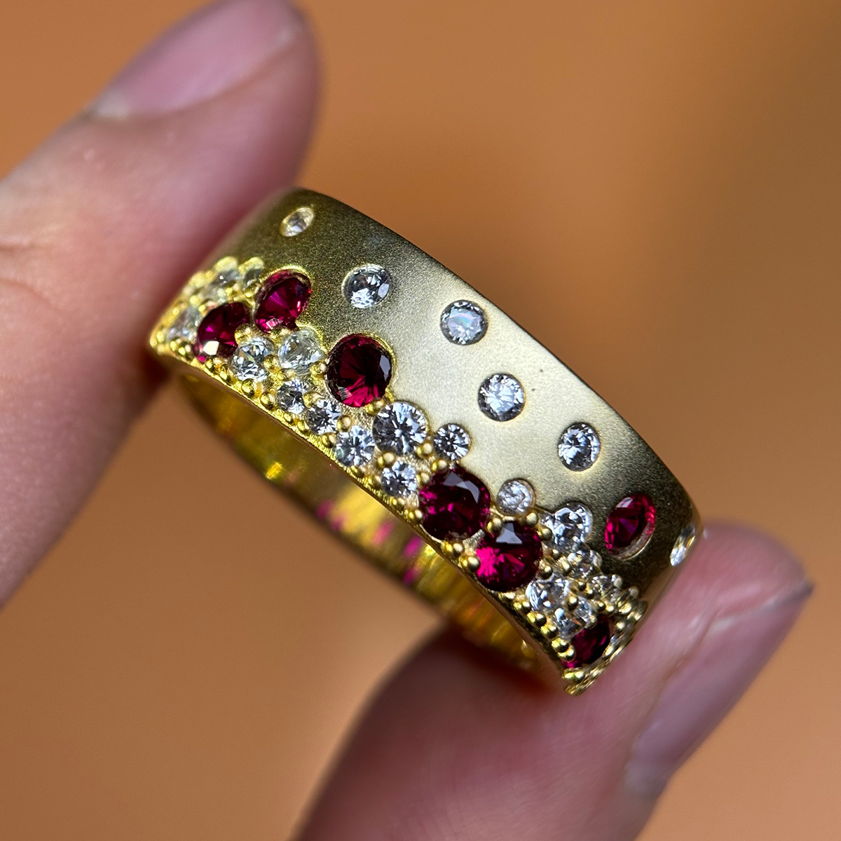 2.65ct Scattered Garnet&White Sapphire Cigar Band