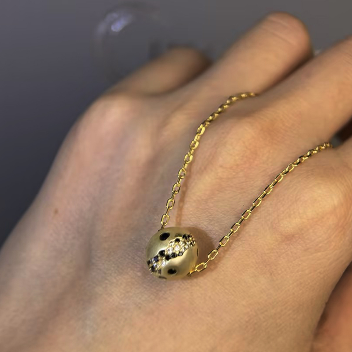 Ball Shape Scattered Black&White Sapphire Pendant Necklace