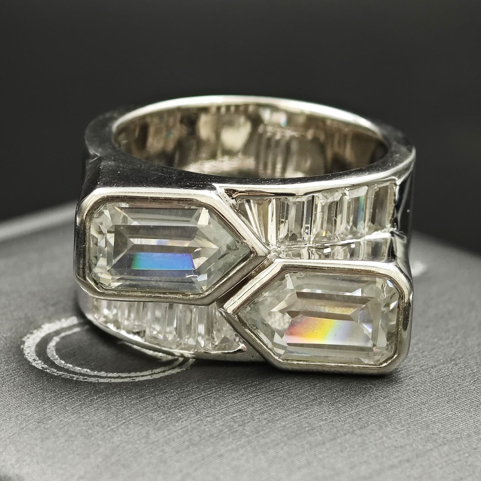 5.25ct Bezel Setting Multi-cut White Sapphire Ring in Silver