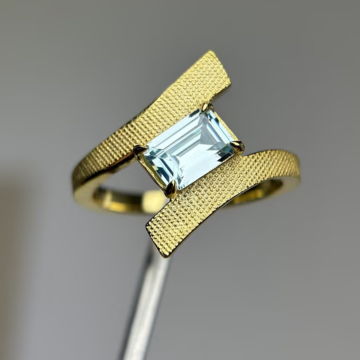 Minimalist Textured 2ct Emerald Cut Sky Blue Aquamarine Split Band