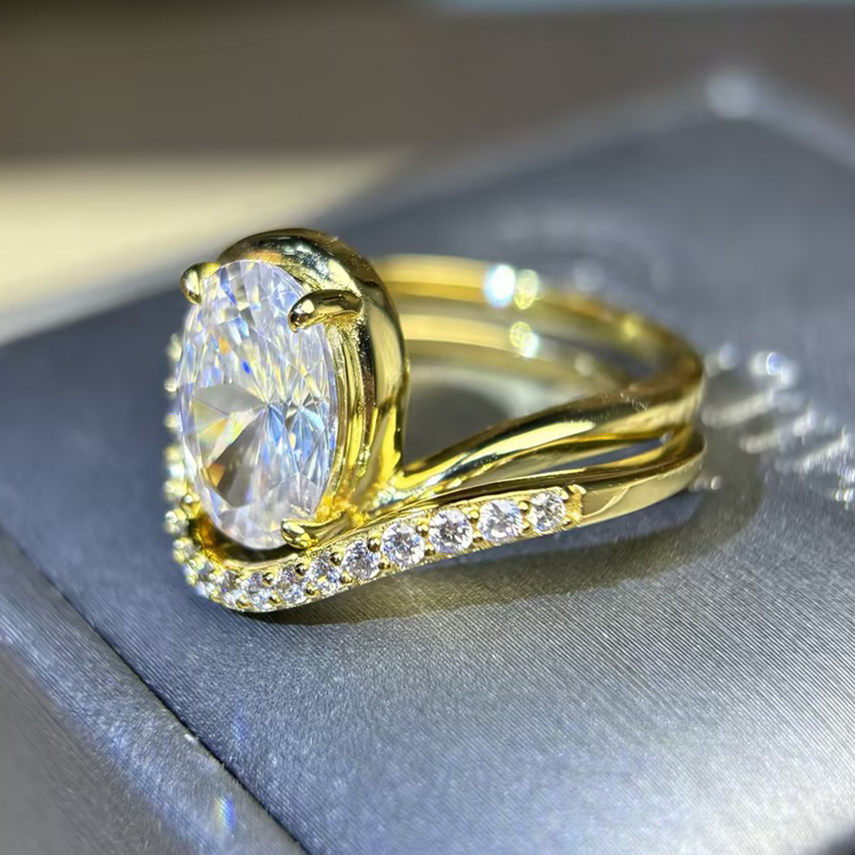 Oval Cut Bypass Shank Prong Setting Ring Bride Set / 2-piece