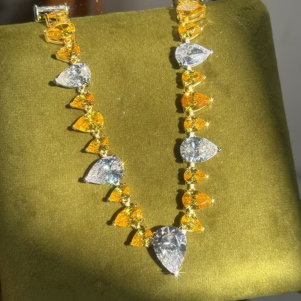 Pear Cut Yellow&White Sapphire Necklace
