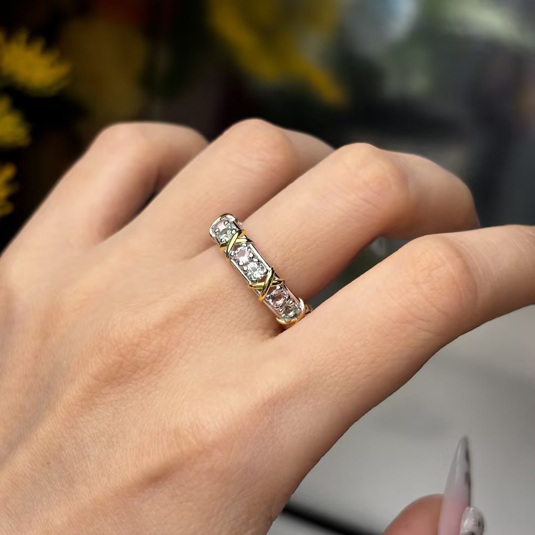 Luxury 16-stone Pink & Aquamarine Sapphire Band
