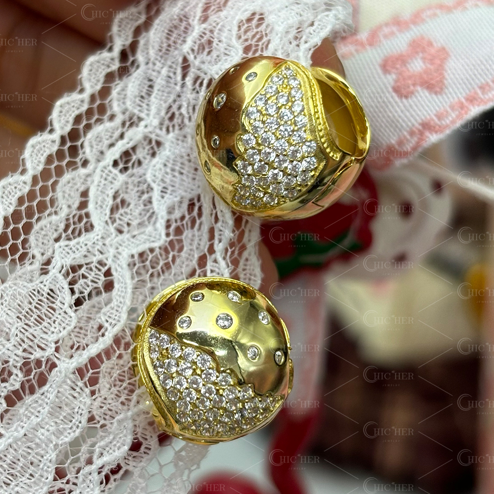 Round Cut Scattered Diamond Stud Earrings