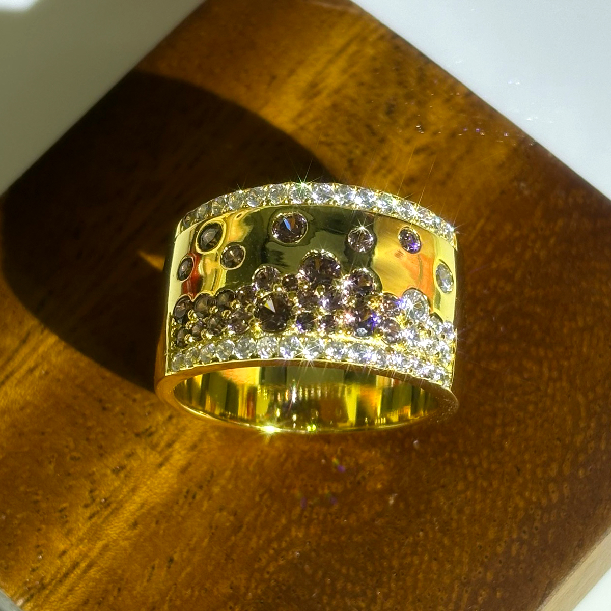 2.85ct Scattered Gradient Chocolate Cigar Band In Gold Plating